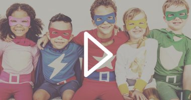 Çocuk süper kahraman kostümleri