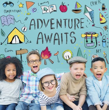 Çocuklar gülüyor ve eğlenin