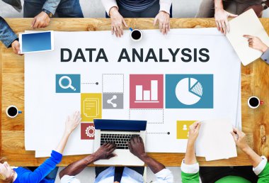 iş adamları masada çalışma grubu   