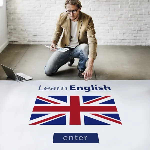 Empresário trabalhando com Aprender Inglês — Fotografia de Stock