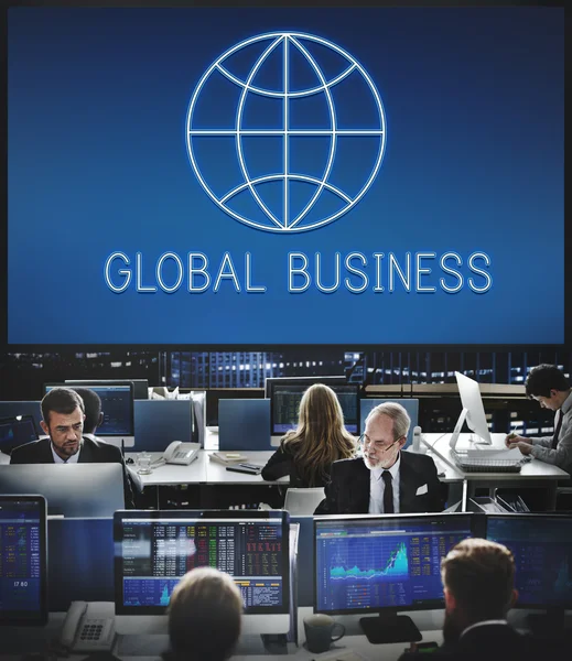 Mensen uit het bedrijfsleven werken en global business — Stockfoto