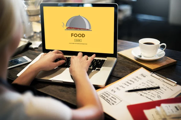 Woman working with computer in cafe — Stock Photo, Image