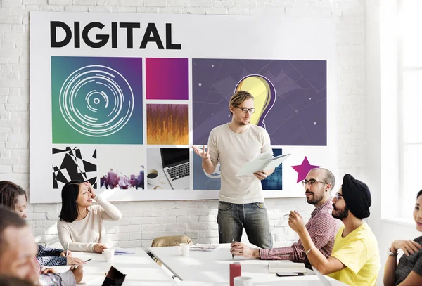 Geschäftstreffen mit Digital — Stockfoto