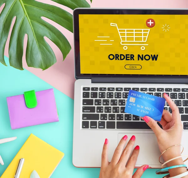 Online Purchase Summer Concept — Stock Photo, Image
