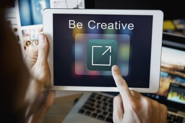 Dijital tablet dokunmadan adam 