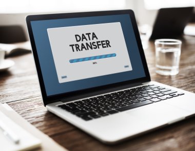 Laptop ile veri transferi çubuğu simgesi 