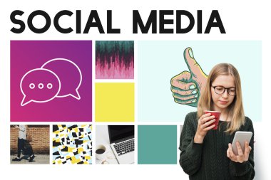 smartphone ve kırmızı Kupası kızla