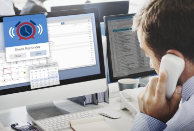 bilgisayarla iletişim olay hatırlatıcı çalışma iş adamı