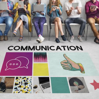 İnsanlar dijital araçları tarama