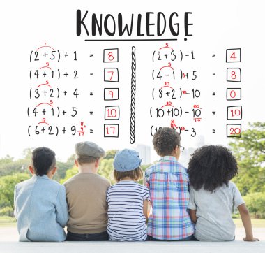 Çocuklar gülüyor ve eğlenin