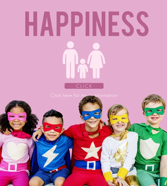 Dzieci w superbohatera kostiumy — Zdjęcie stockowe