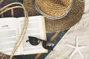 Kitap ürpertiyle Beach 