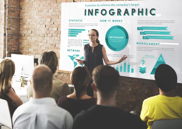 Persone in conferenza con Infografica — Foto Stock