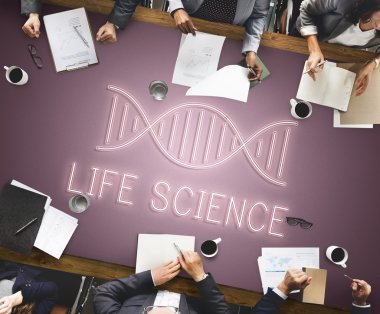 Ofiste çalışan iş adamları