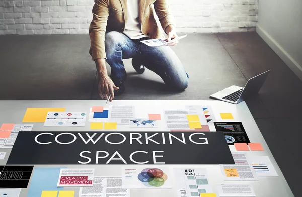 Om de afaceri care lucrează cu Coworking Space — Fotografie, imagine de stoc