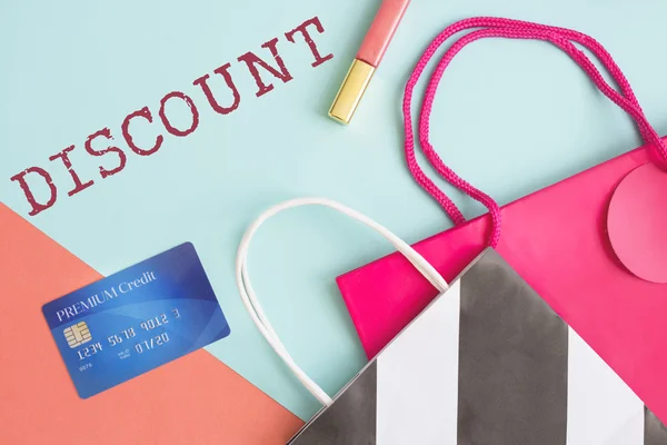 Kredi kartı ve alışveriş torbaları — Stok fotoğraf