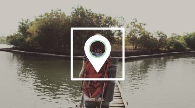 sırt çantası ile genç kız