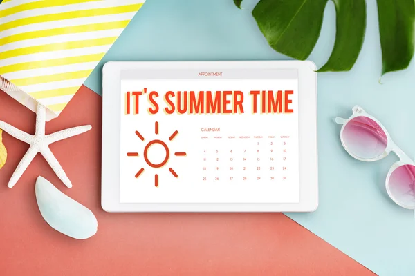 Tableta digital, concepto de verano —  Fotos de Stock