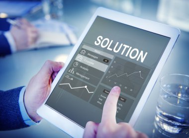 iş adamı dijital tablet ile çalışma