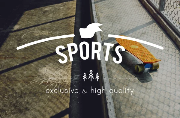 Braunes Skateboard auf dem Boden — Stockfoto