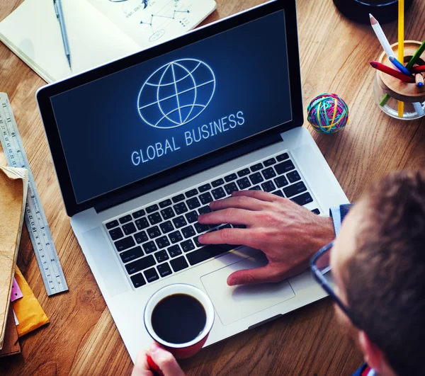 Man using laptop — Stock Photo, Image