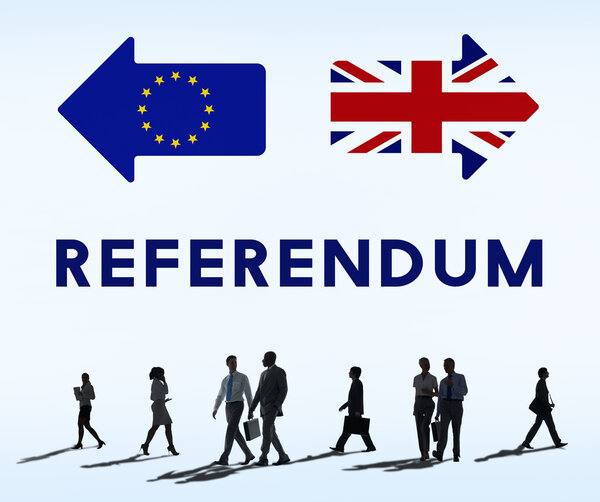 деловые люди, идущие на работу
