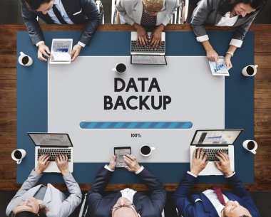 Ofiste çalışan iş adamları