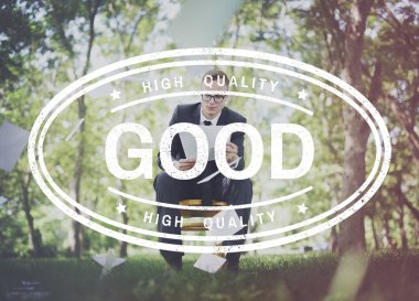 Siyah takım elbiseli bir iş adamı. 