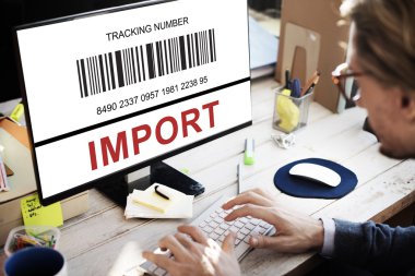 bilgisayarla çalışma iş adamı