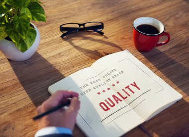 Defterde yazan iş adamı