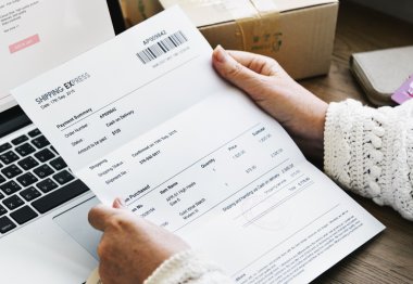 online alışveriş ile kağıt parçası