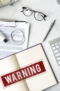 Defter üzerinde çalışma masası