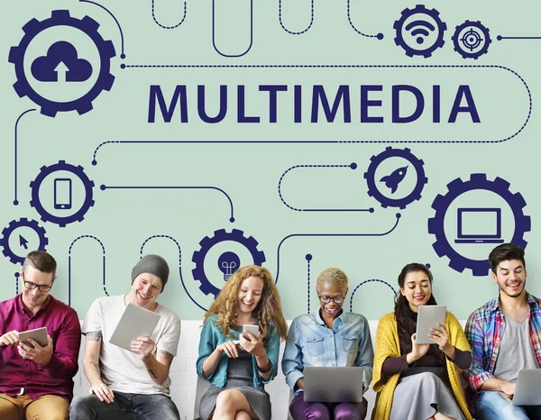 İnsanlar dijital araçları tarama  