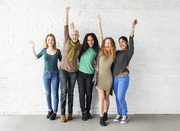 Diversidade mulheres sorridentes — Fotografia de Stock