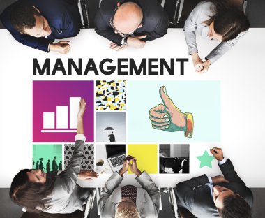 Ofiste çalışan iş adamları