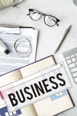 Defter üzerinde çalışma masası