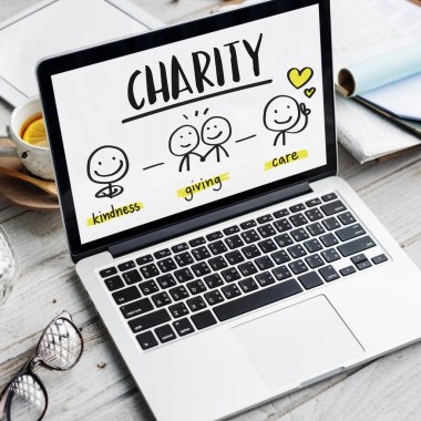 ekrandaki bilgileri ile dizüstü bilgisayar