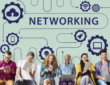 İnsanlar dijital araçları tarama  