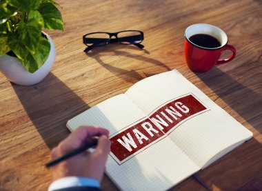 Negatif konseptiyle çalışan adam