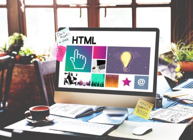 bilgisayar monitöründe Cafe ahşap masa