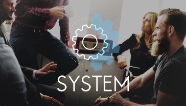 Tartışırken iş adamları ve sistem