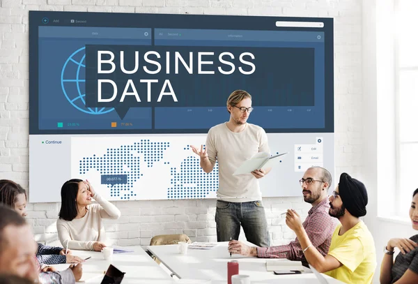 Réunion d'affaires avec Business Data — Photo