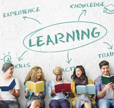 Çeşitlilik grup kitap tutan insan