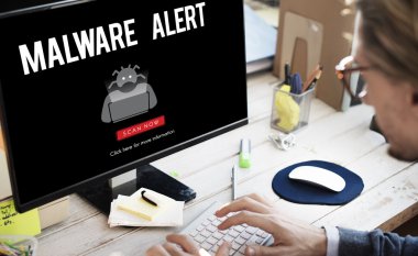 bilgisayarla çalışma iş adamı