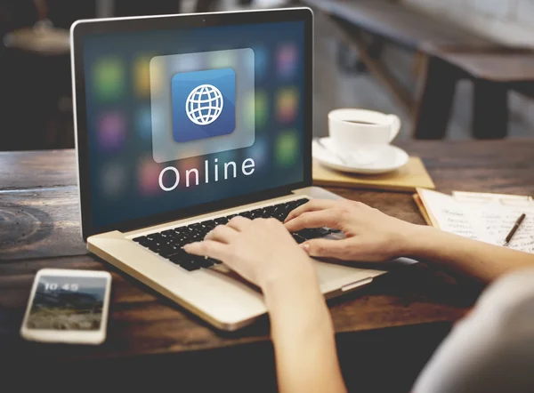 Woman working with computer in cafe — Stock Photo, Image