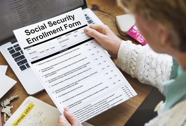 Pedaço de papel com Segurança Social — Fotografia de Stock