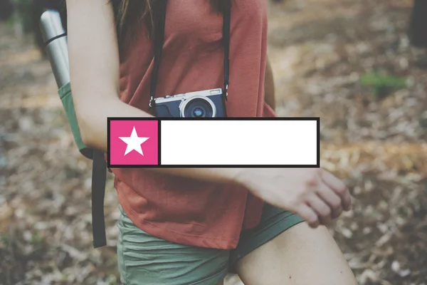 Girl travel with camera — Stock Photo, Image