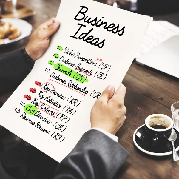 Uomo che lavora con le idee di business — Foto Stock