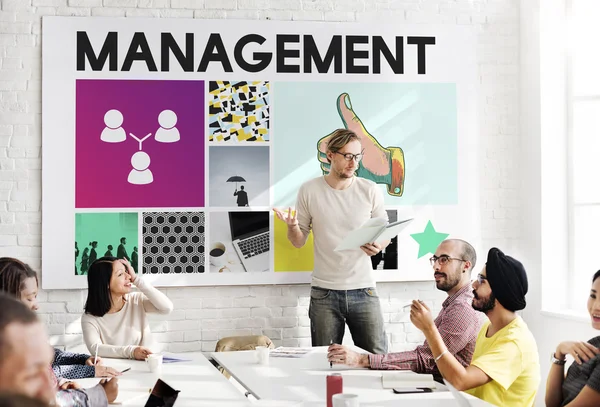 Affärsmöte med förvaltning — Stockfoto