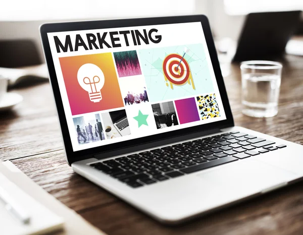 Tablo açılan laptop